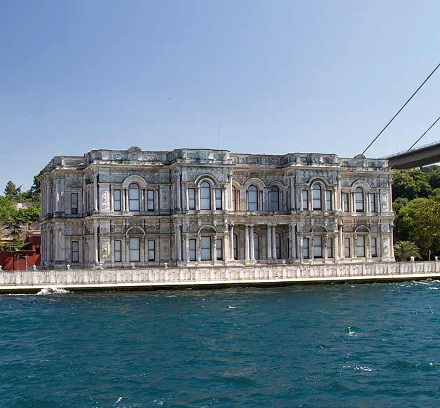 beylerbeyiplace.jpg