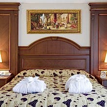 REGENCY SUITES SPA 13.jpg